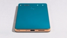 揭秘：世界上最漂亮的智能手机是这样造出来的