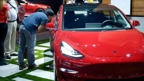 高盛看衰特斯拉Model 3产能和资金量 下调目标股价