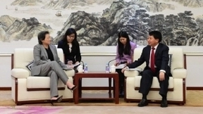 罗文会见美国AMD公司总裁兼首席执行官苏姿丰