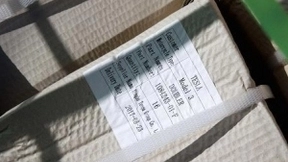 有缺陷零部件成特斯拉“老大难” 当地维修厂外堆积如山