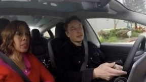 马斯克：自动驾驶永远不会完美 但比人类驾驶安全10倍