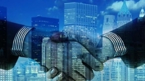 品钛与新加坡大华银行合资成立华钛科技，品钛持股40%