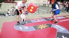 腾讯行为公益季“益起暖童心”，成都千位市民为爱“暴走”8公里