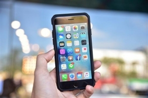 传iPhone SE二代9月发布：配原深感摄像头 无线充电