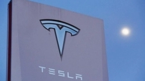 高盛分析师称特斯拉未来两年最多需融资100亿美元