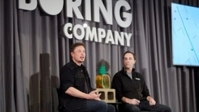 马斯克称飞行汽车是个糟糕主意，担心零部件掉落砸到人