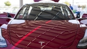 加强版Model 3受市场欢迎 特斯拉股价最高大涨5%