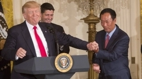 富士康或降低美国工厂初始投资 回应称100亿美元投资不变