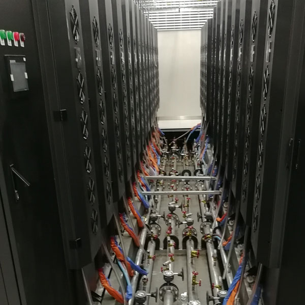 朗威股份服务器机柜：中大型数据中心的新选择市场不容错过