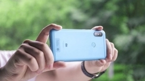 红米6 Pro开箱图赏：AI双摄 刘海全面屏加持