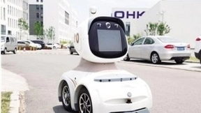 机器人服务首家无人智慧酒店 百亿人工智能生态浮出水面