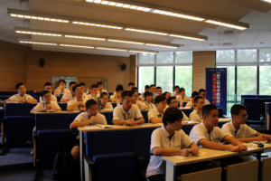 973计划首席科学家刘铁根教授为高中生讲述“光纤传感与人工智能”