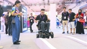 人工智能产品亮相电博会