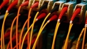 投入超30亿英镑 英国拟2033年之前实现光纤到每户