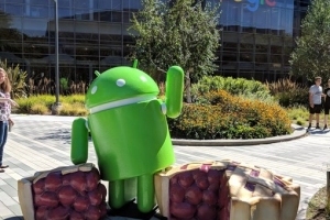 谷歌总部落成安卓9.0“馅饼机器人”雕塑：明年Q会是啥？