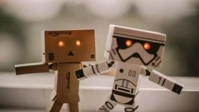 机器人已经开始抢他们的“饭碗”了！中国孩子该如何应对未来？