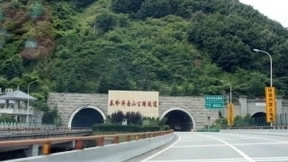 高精地图再拓版图，宽凳科技采集车攻克“天下第一隧道”