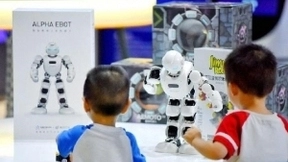 机器人为智能教育赋能 创新教育实验室前景广阔