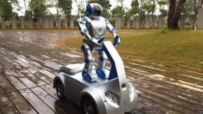 AI进入爆发式增长红利期 物业机器人加速传统行业智能升级