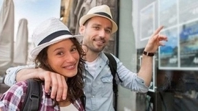 人工智能赋能下的定制旅游：效率与资源的争夺战