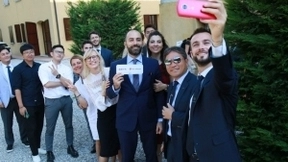 美图手机受邀探访兰博基尼家族：跨界合作碰撞设计灵感！