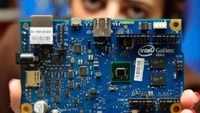 英特尔的AI焦虑：芯片时代，显卡是否卖不动了？