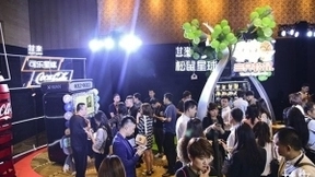 甘来科技重磅推出新零售机器人：重塑零售的未来体验