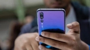 为重燃市场 智能手机巨头押宝可折叠屏幕和更多摄像头