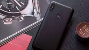 吃鸡、王者一定要用游戏手机？这部摩托罗拉或许更适合