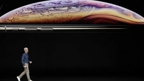 新iPhone终结单手握持时代:大屏将占据更多注意力