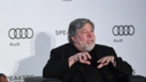 苹果联合创始人谈自动驾驶：AI永远无法赶超人类