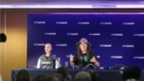 索菲亚机器人：人工智能可以成为人类的朋友和帮手