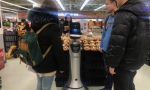 多点Dmall上线国内首款超市机器人 在数字化基建上盖AI大楼