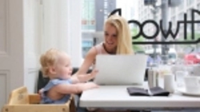 一个为妈妈们重返工作岗位的网站Mom Project，从Initialized融资800多万美元