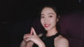 用户评测美图V7夜景人像自拍，电影院无光环境也能拍大片