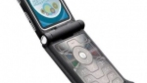 摩托罗拉最传奇手机要复刻了：新RAZR将以折叠屏形态复活