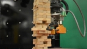 麻省理工学院的研究人员正在试验机器人手臂来玩Jenga