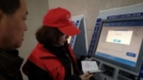 湖北移动“红马甲”温暖春节返程路