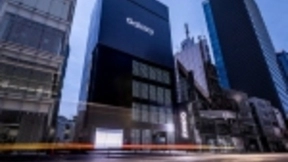 三星东京最大旗舰店开张，外墙装了1000部Galaxy手机