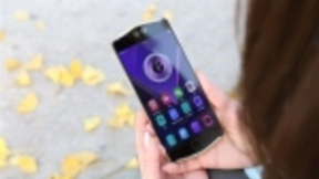 美图宣布今年年中前关闭手机业务：后续由小米负责研发