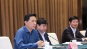 AI先生李彦宏：时间不是你的朋友，但AI是每个企业的机遇