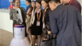 机器人新物种亮相江西中部博览会 猎户星空“豹小秘”五星级服务获点赞