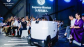 小米生态链企业九号机器人再推配送机器人，中午送外卖晚上当保安