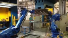 自动机器人在工业领域中提高了工作效率