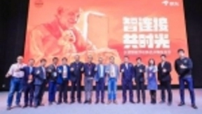 京东发布长辈智能手机，从健康到社交满足老人多元用机需求