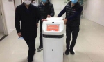 智能机器人在鹰潭市人民医院投入战“疫”，配送物资助抗疫