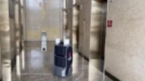 深圳一产业园引入机器人当清洁员及送外卖，一台机器人负责30层