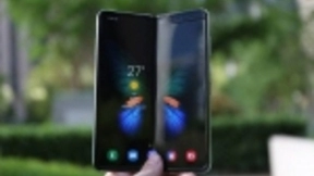 微软“Surface Phone” 新专利曝光：三星Galaxy Fold风格的折叠屏手机