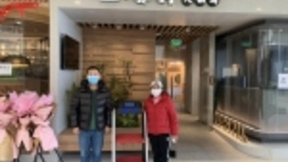 擎朗送餐机器人无接触配送 助力餐饮行业自救之路