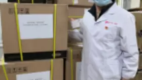 儒博科技向武汉市第一医院捐赠布丁豆豆智能机器人